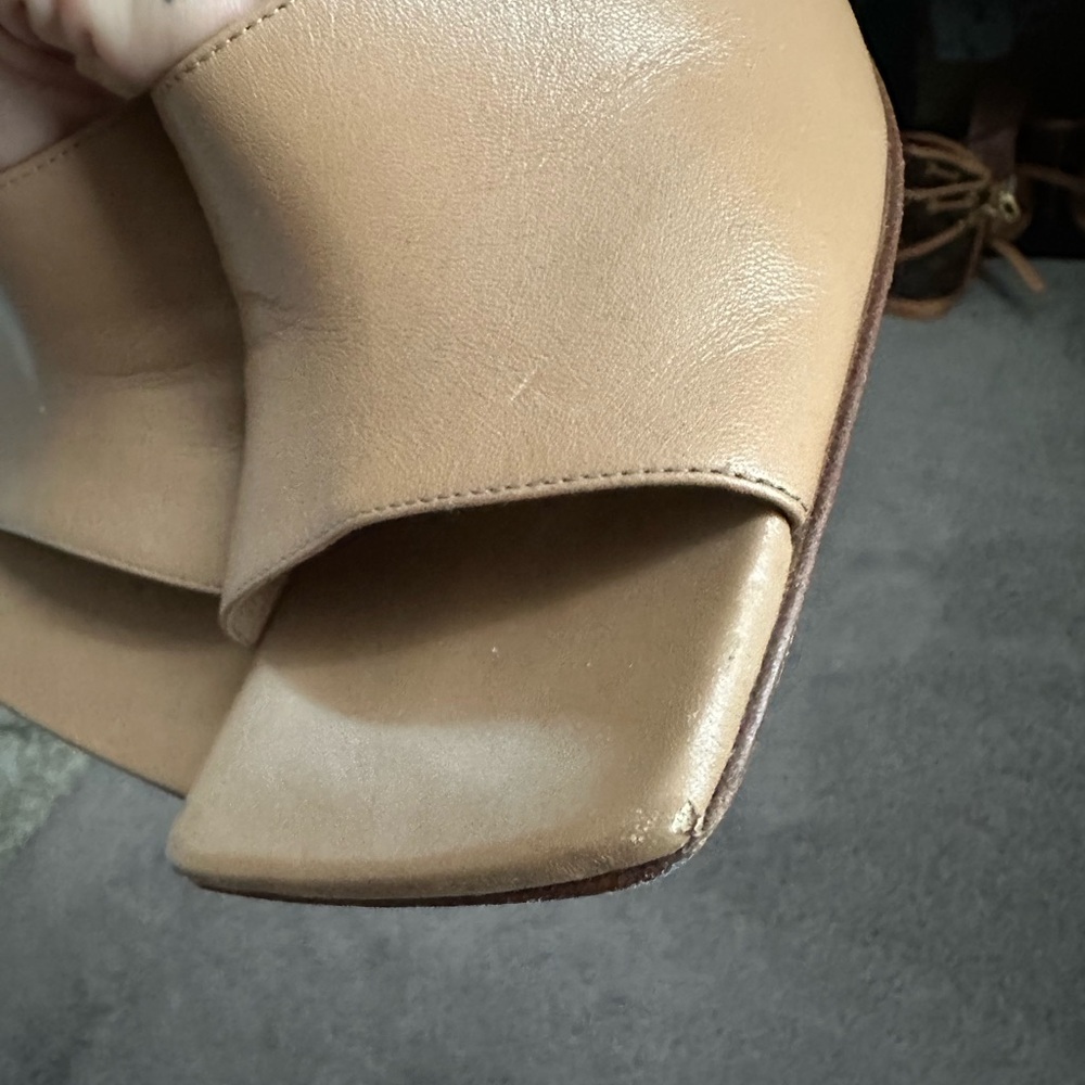 Bottega Veneta Beige Leather Heels - Picture 4 of 7